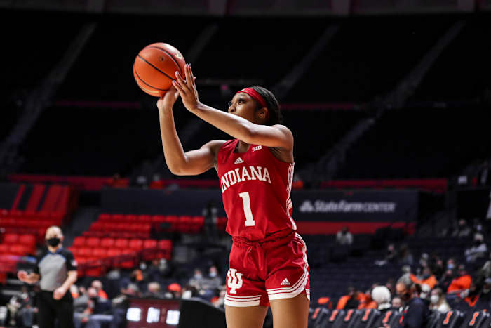 Kaitlin Peterson goes up for a shot.